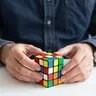 Sobrehumano con el Cubo